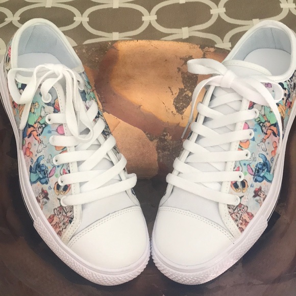 DISNEY like painted characters sneakers Sz7 NEW - Picture 3 of 6